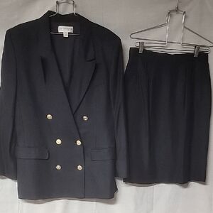 Classic Liz Claiborn Navy Blue Double-Breasted Blazer and Skirt Set
